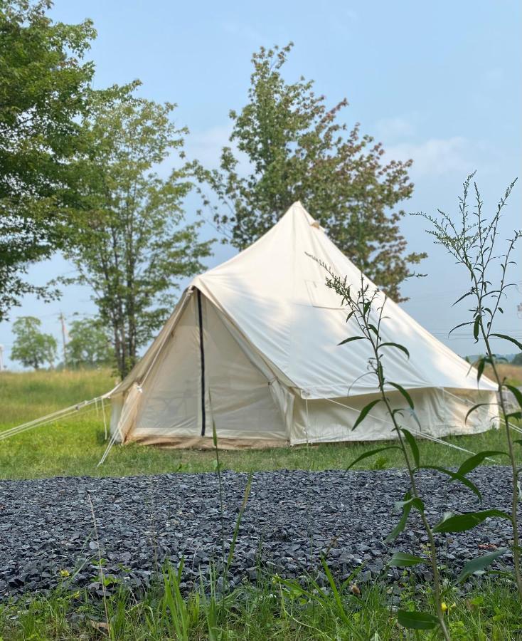 Naturluxe & Stars Watkins Glen Esterno foto